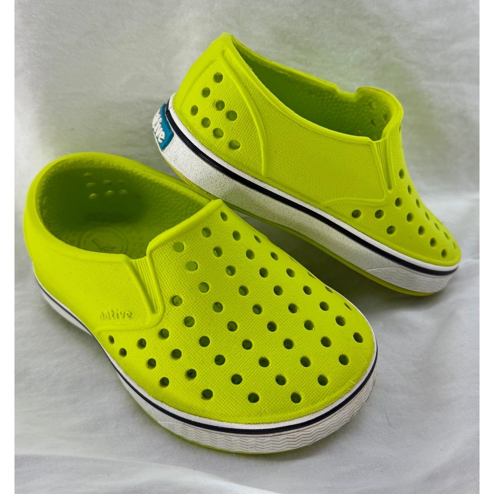 Native‎ Kids Shoes Miles Slip-On sneakers in Grasshopper Green/Shell White C4